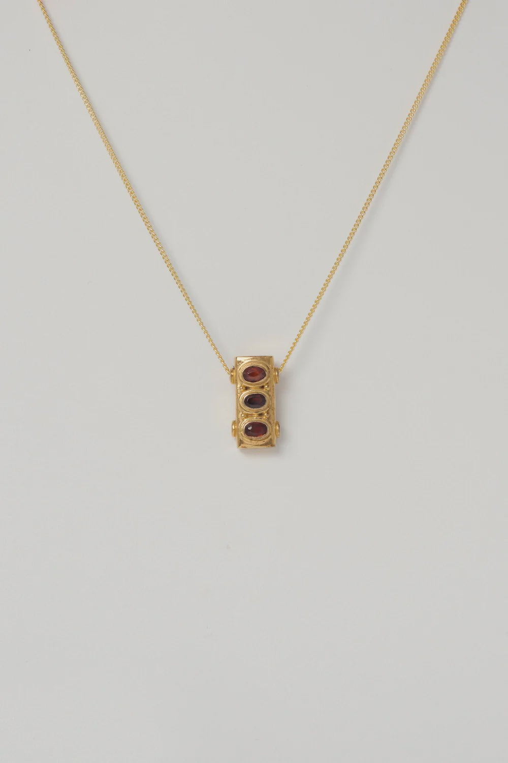 Charlotte Penman Casa Frida Necklace | Garnet | Gold