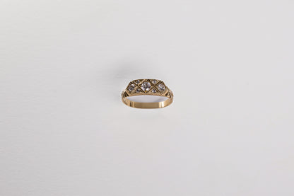 Lisa Webb The Pleiades Ring | 9CT Gold | Diamond