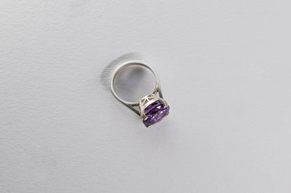 Lisa Webb Oval Cut Cocktail Ring | STG Silver | Amethyst