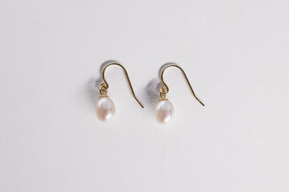 Lisa Webb Classic Pearl Drop Earrings Large | 9CT Gold