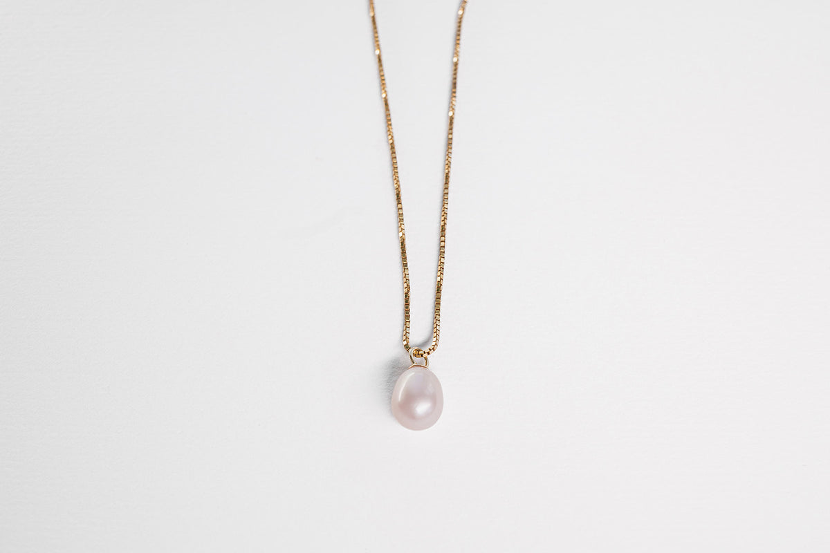 Lisa Webb Pink Pearl Drop Necklace | 9CT Gold